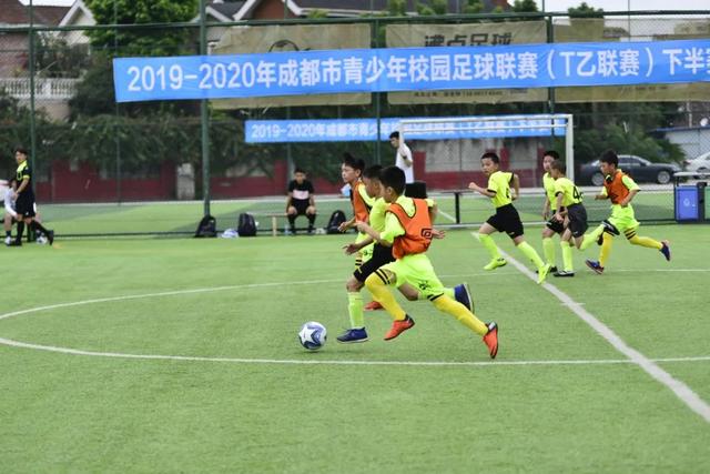 中国男篮81-82输球，两大问题明显，球员评分出炉：焦泊乔9.5分邹阳3.5分